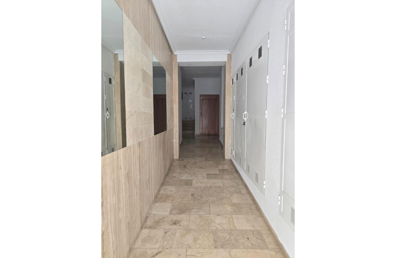 Resale - Apartment / flat - Torrevieja - Playa del Cura