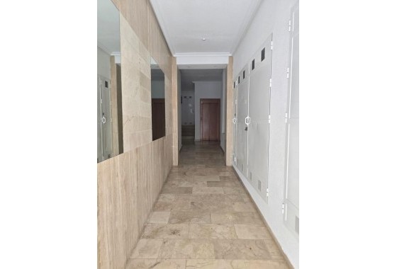 Resale - Apartment / flat - Torrevieja - Playa del Cura
