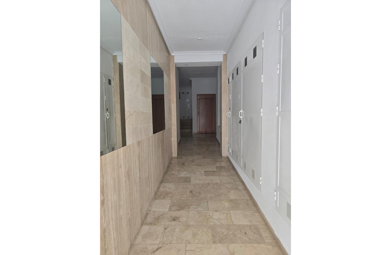 Resale - Apartment / flat - Torrevieja - Playa del Cura