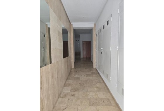 Resale - Apartment / flat - Torrevieja - Playa del Cura