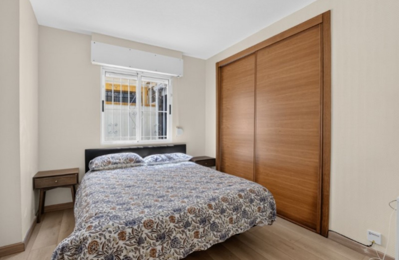 Resale - Villa - Torrevieja - Costa Blanca