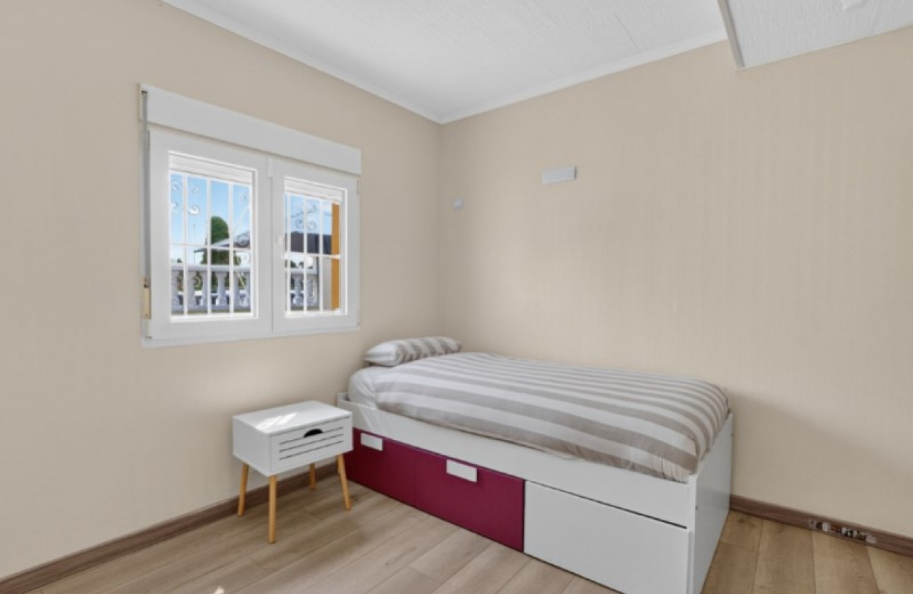 Resale - Villa - Torrevieja - Costa Blanca