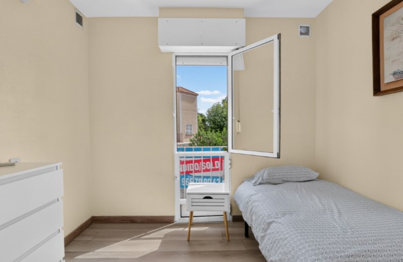 Resale - Villa - Torrevieja - Costa Blanca
