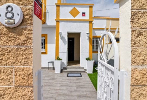 Resale - Villa - Torrevieja - Costa Blanca