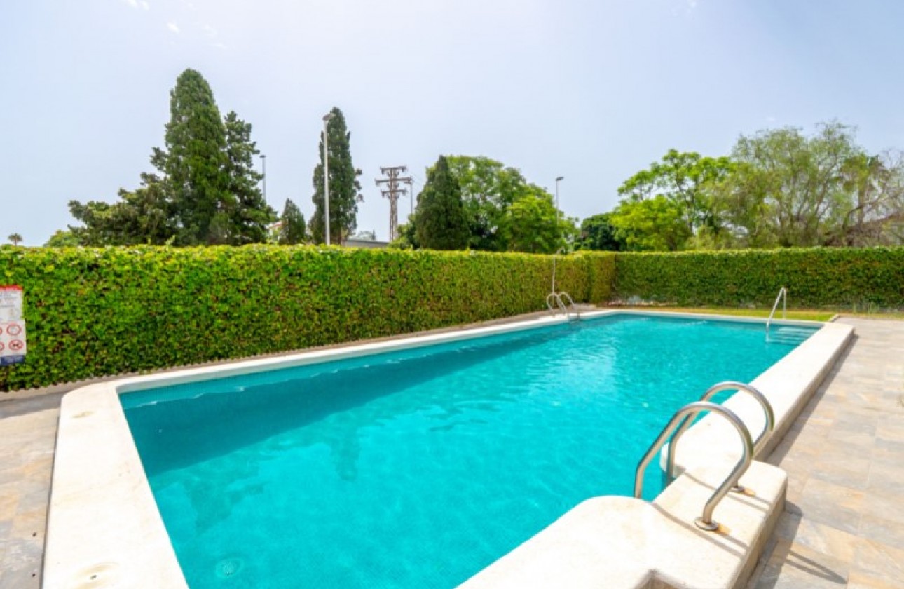 Resale - Villa - Torrevieja - Costa Blanca
