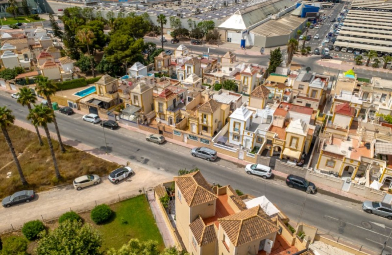 Resale - Villa - Torrevieja - Costa Blanca