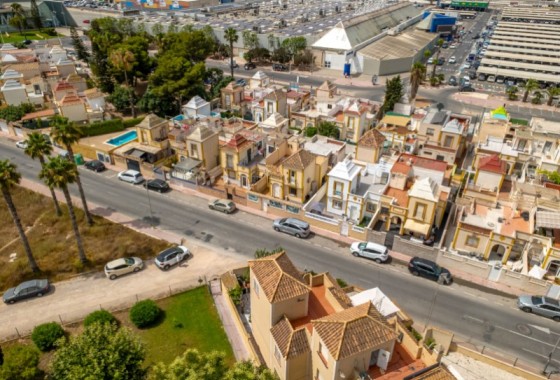 Resale - Villa - Torrevieja - Costa Blanca