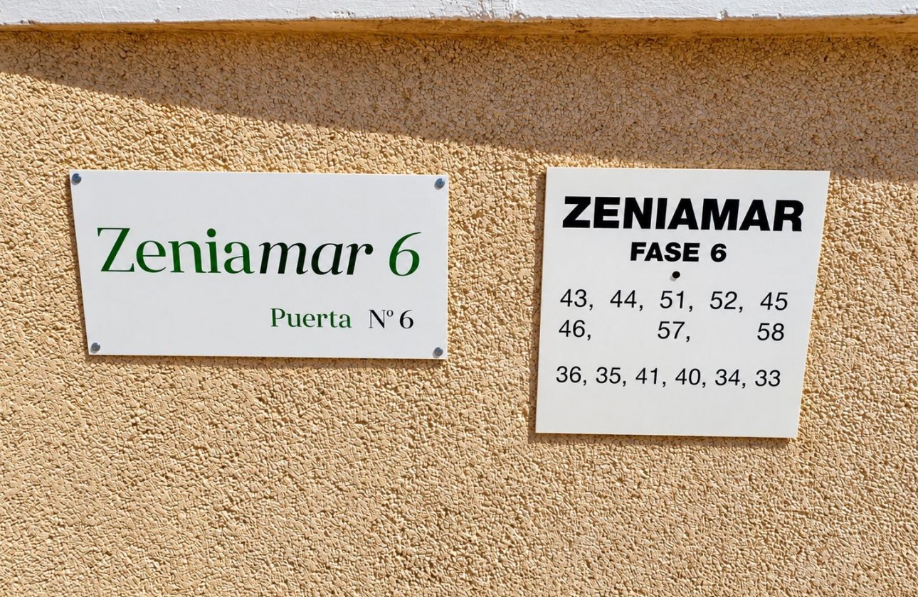 Resale - Apartment / flat - Orihuela Costa - Punta Prima
