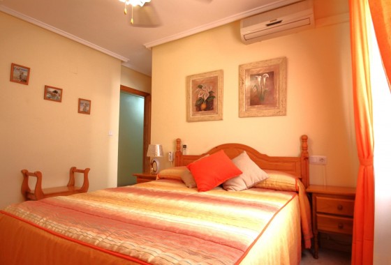 Reventa - Apartamento / piso - Torrevieja - Las Piscinas Naturales