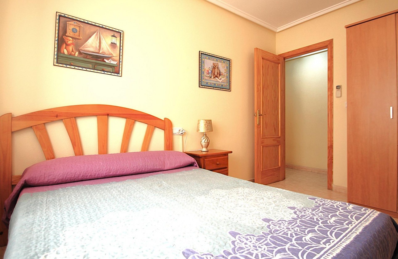 Reventa - Apartamento / piso - Torrevieja - Las Piscinas Naturales