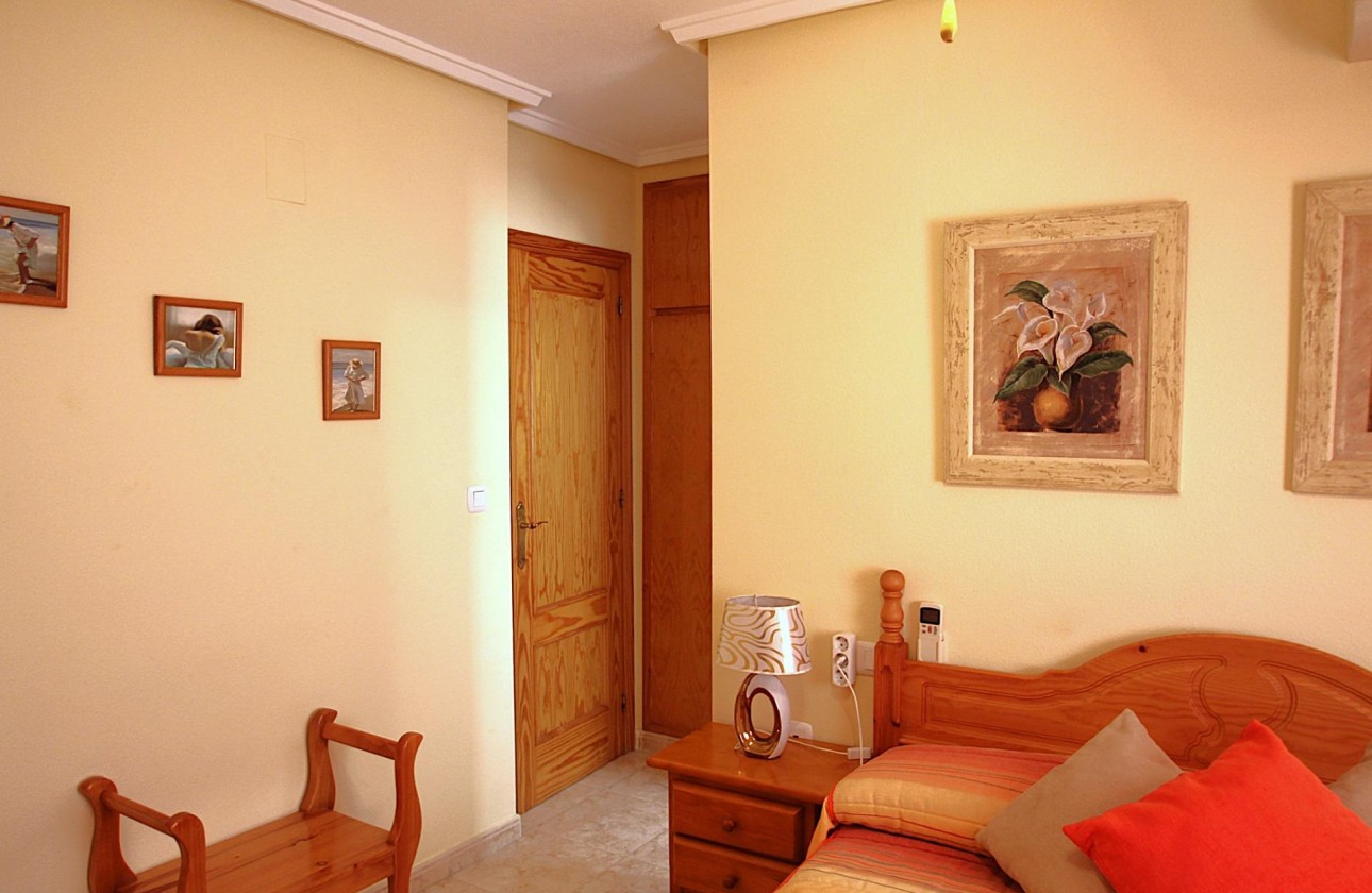 Reventa - Apartamento / piso - Torrevieja - Las Piscinas Naturales