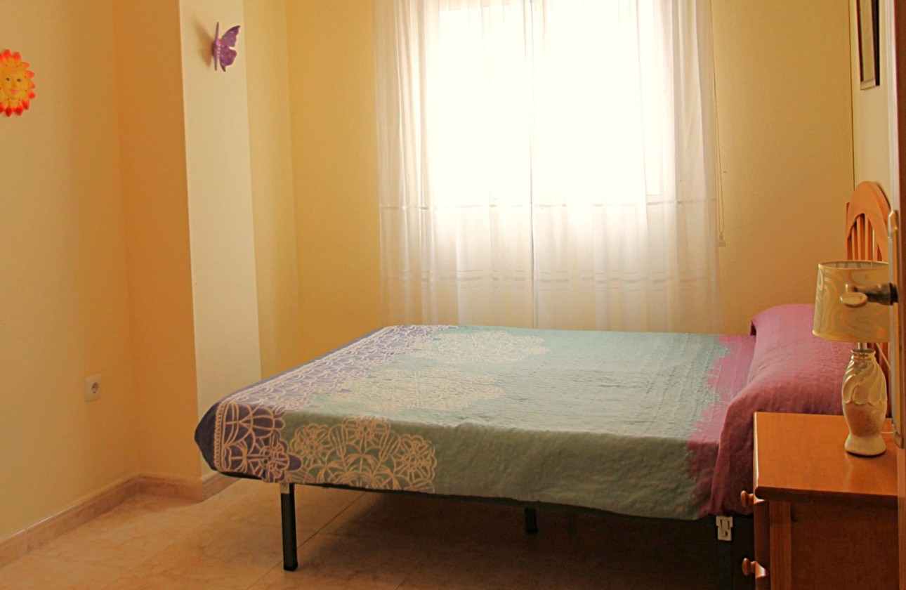 Reventa - Apartamento / piso - Torrevieja - Las Piscinas Naturales