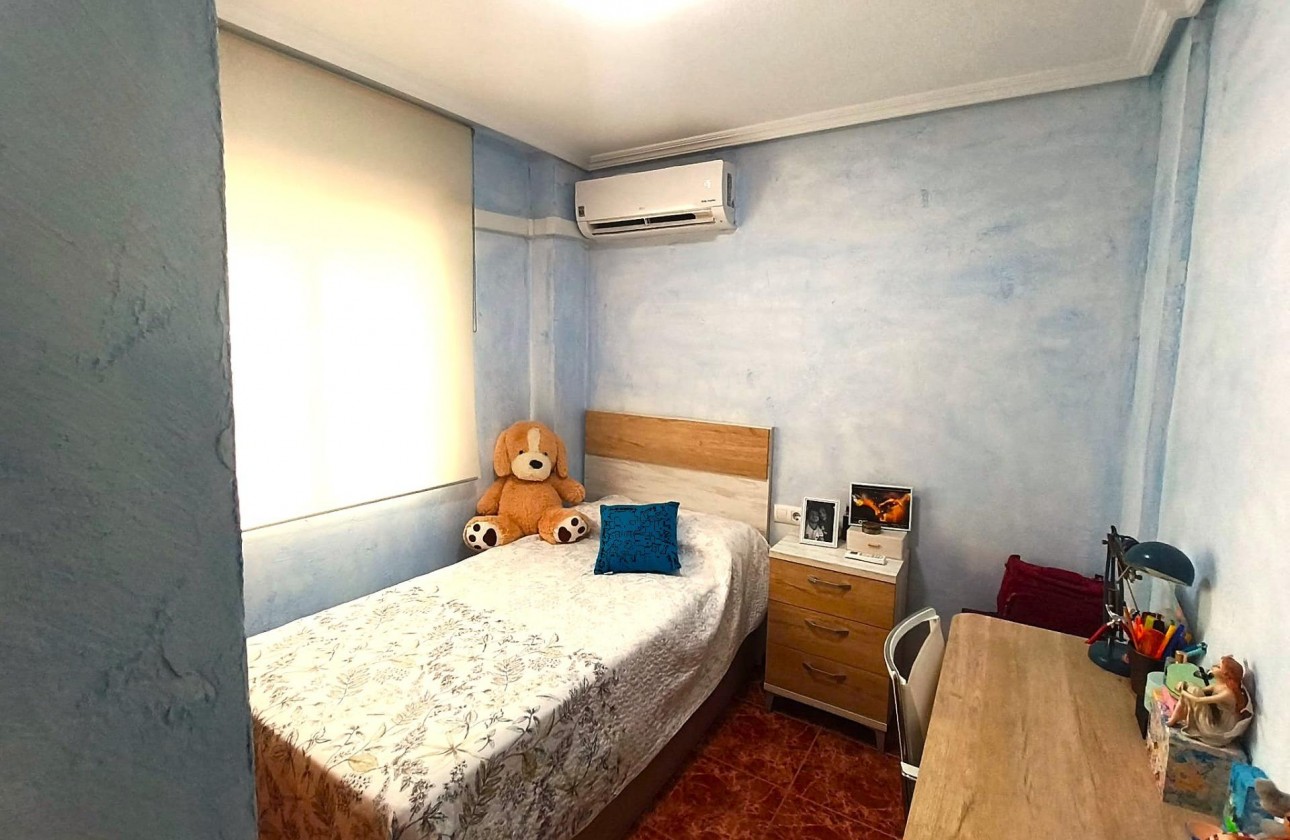 Resale - Apartment / flat - Torrevieja - Centro