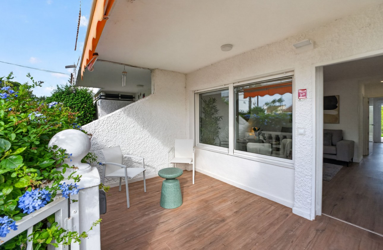 Resale - Apartment / flat - Villamartin - Costa Blanca