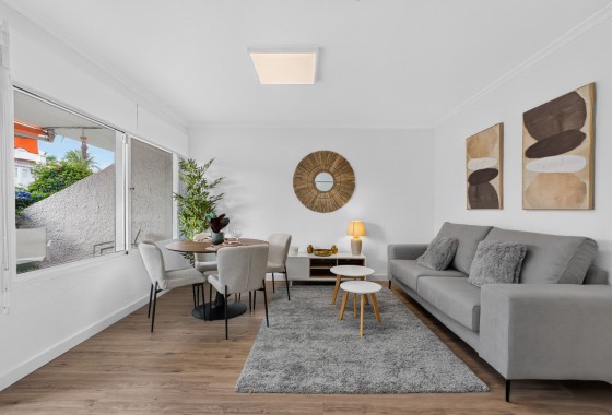 Resale - Apartment / flat - Villamartin - Costa Blanca
