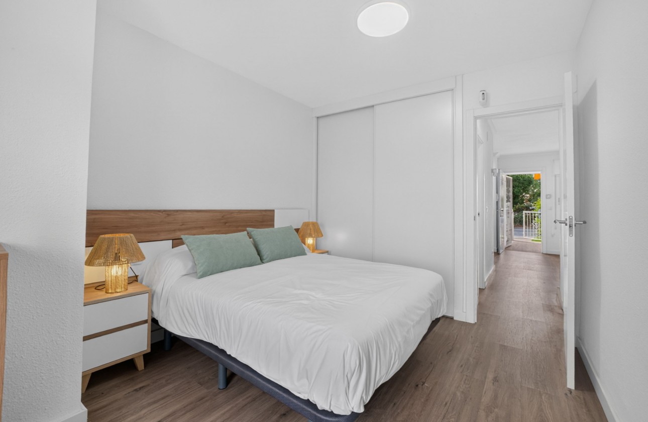 Resale - Apartment / flat - Villamartin - Costa Blanca