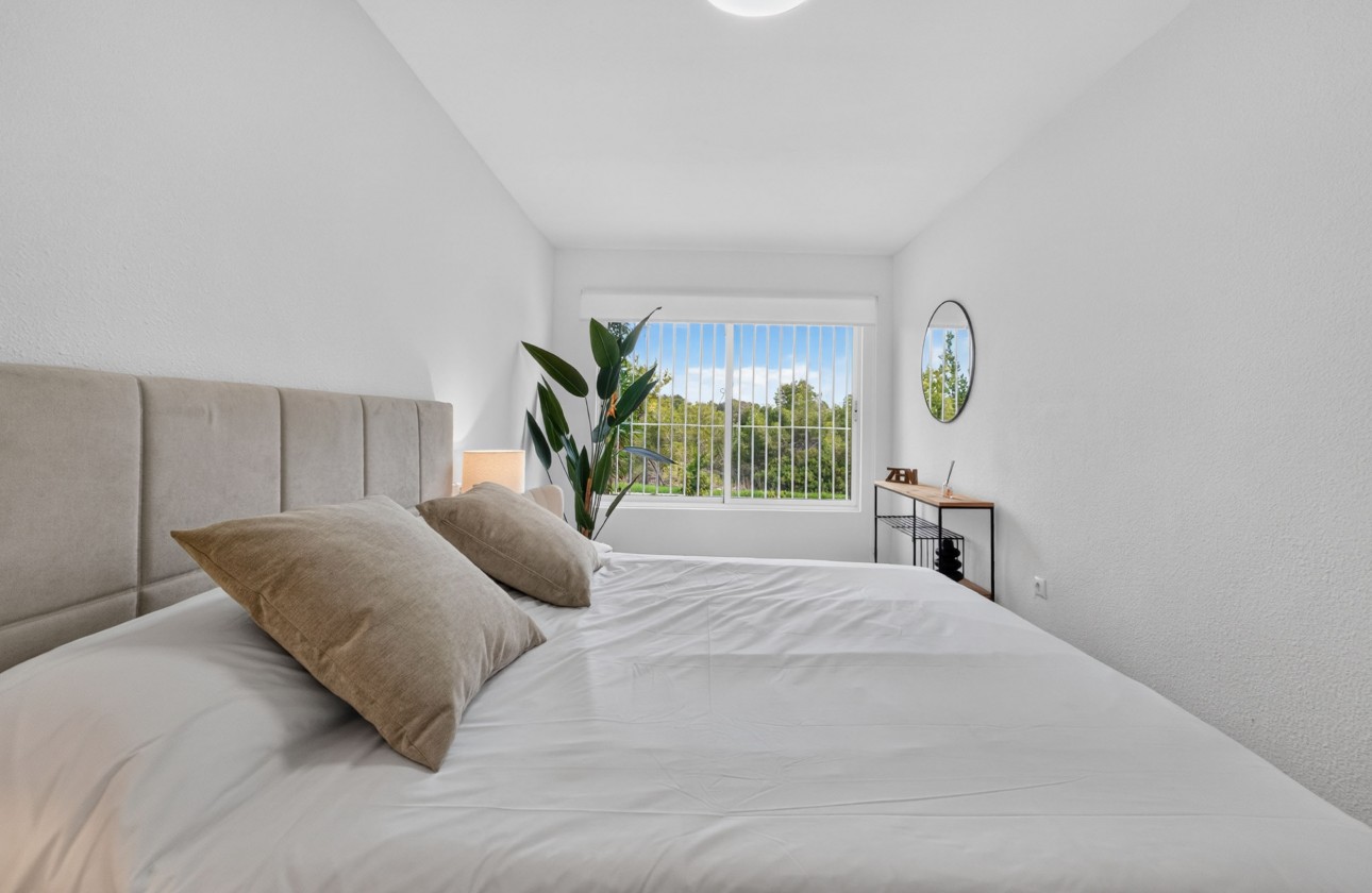 Resale - Apartment / flat - Villamartin - Costa Blanca