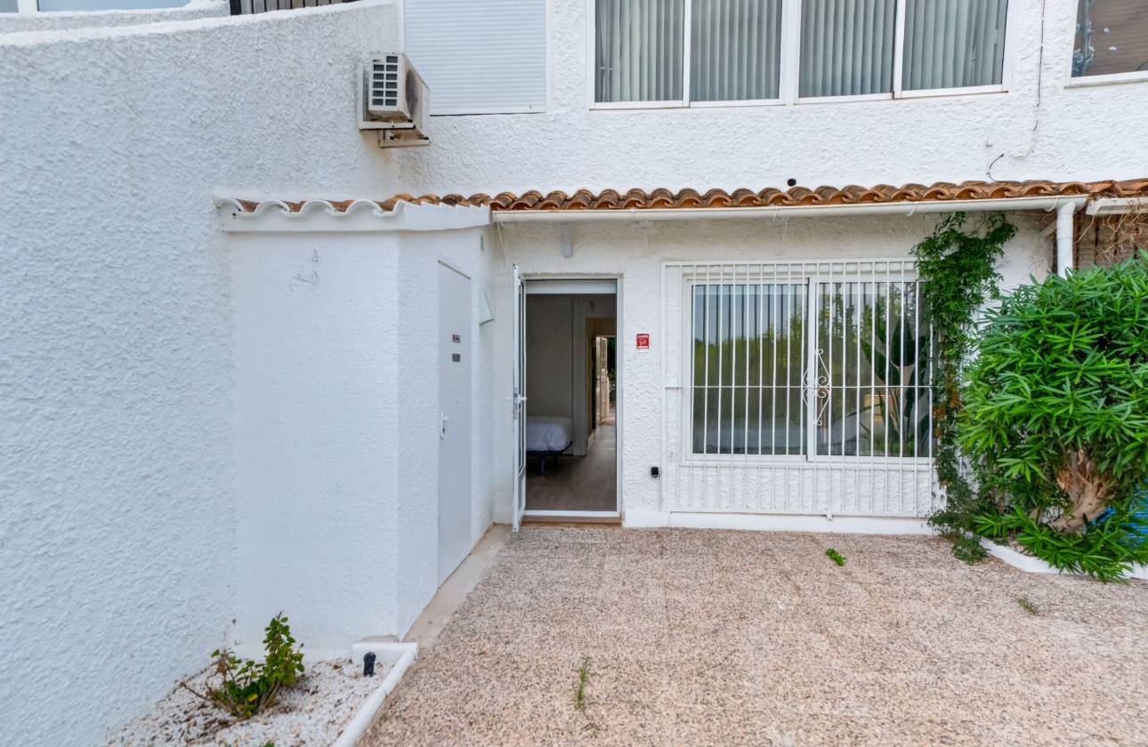 Resale - Apartment / flat - Villamartin - Costa Blanca