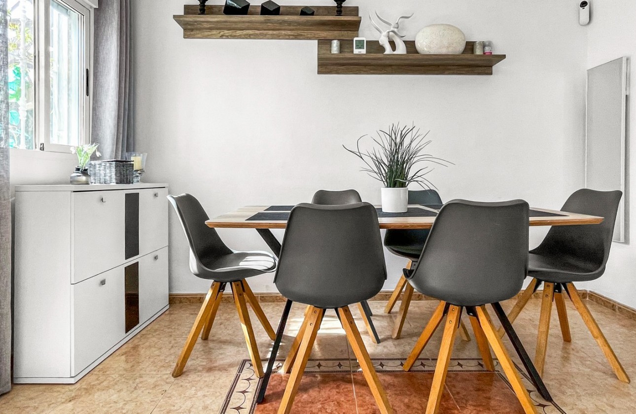 Resale - Bungalow - Torrevieja - Costa Blanca