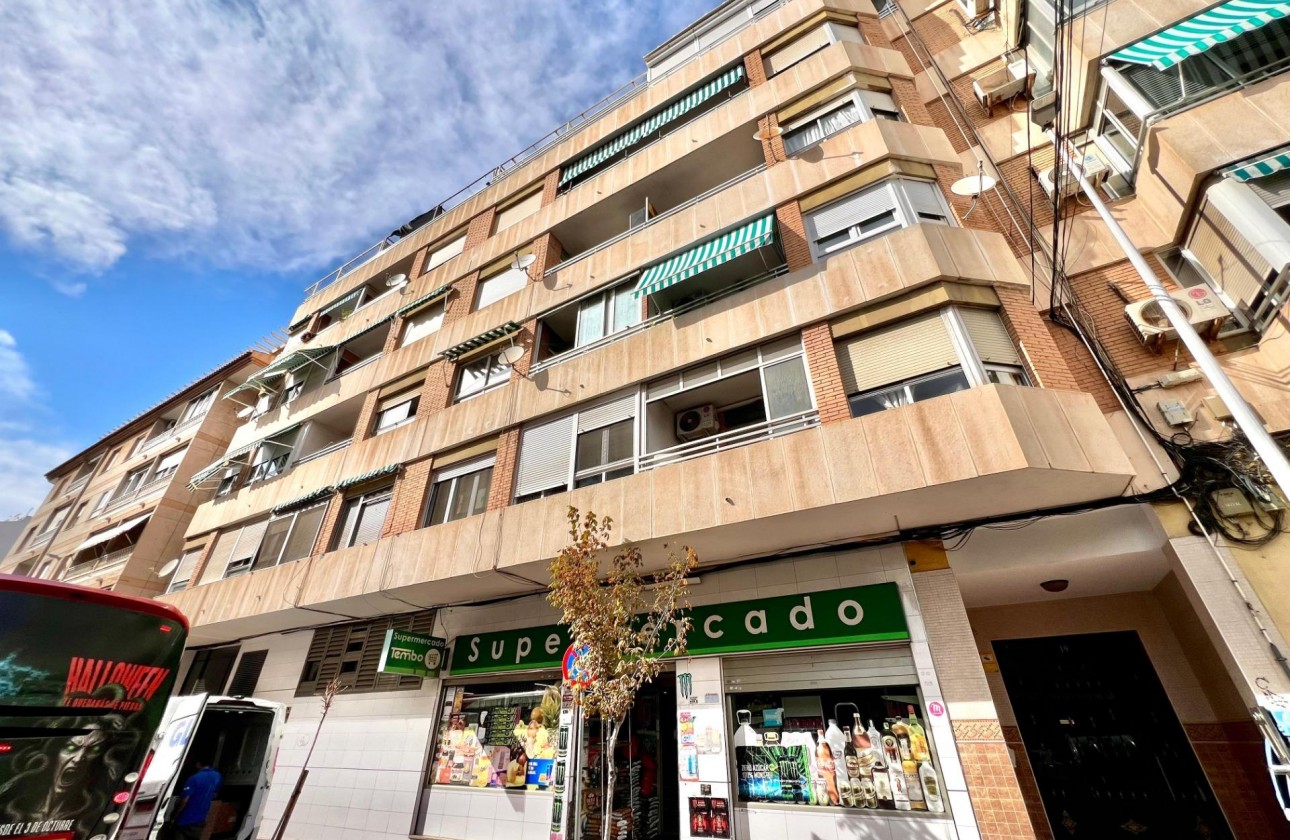 Reventa - Apartamento / piso - Torrevieja - Puerto Deportivo