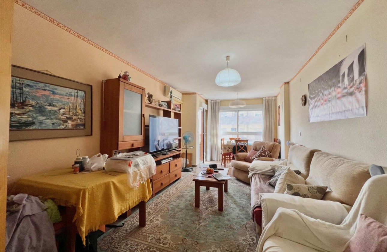 Reventa - Apartamento / piso - Torrevieja - Puerto Deportivo