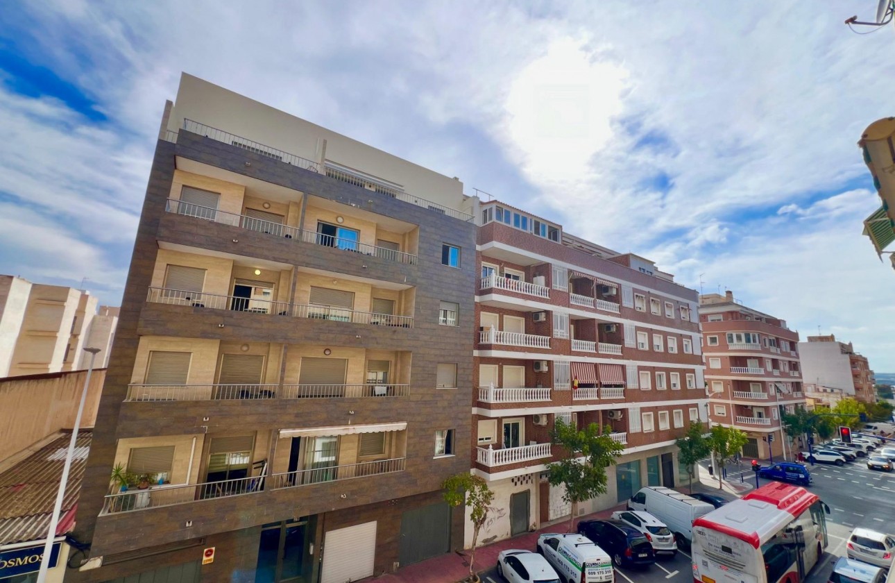 Reventa - Apartamento / piso - Torrevieja - Puerto Deportivo