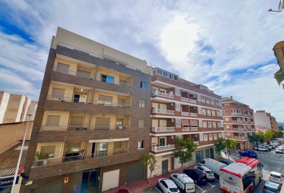 Reventa - Apartamento / piso - Torrevieja - Puerto Deportivo