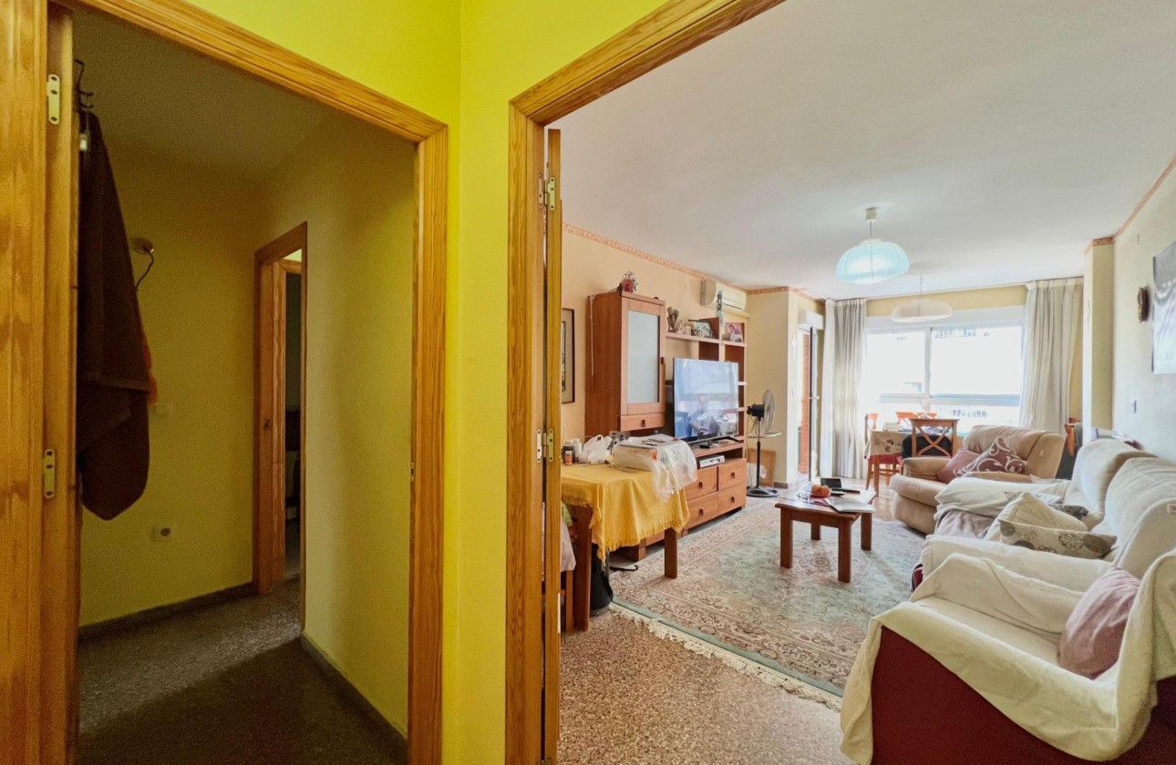 Reventa - Apartamento / piso - Torrevieja - Puerto Deportivo