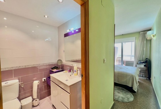 Reventa - Apartamento / piso - Torrevieja - Puerto Deportivo