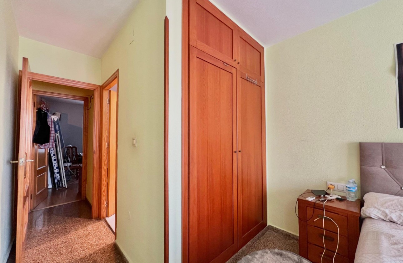Reventa - Apartamento / piso - Torrevieja - Puerto Deportivo