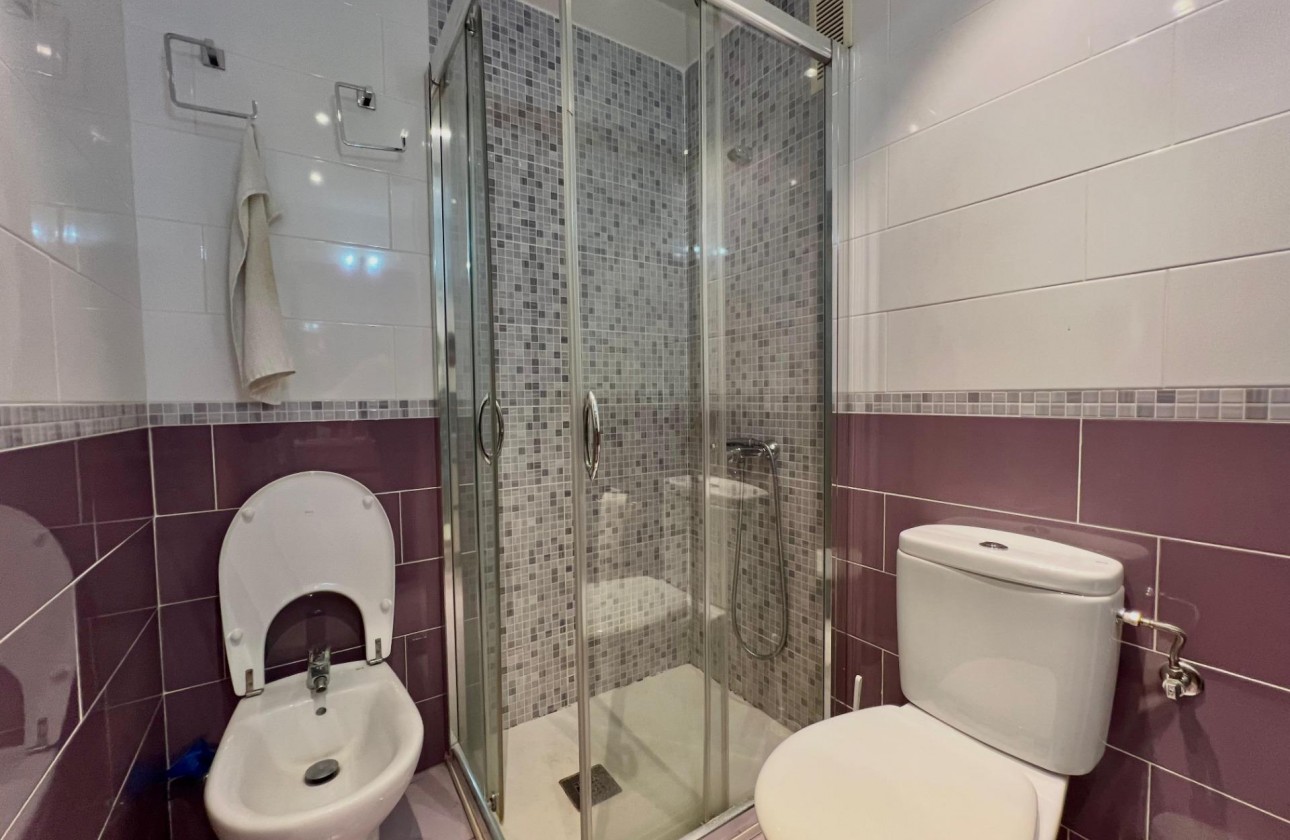 Reventa - Apartamento / piso - Torrevieja - Puerto Deportivo