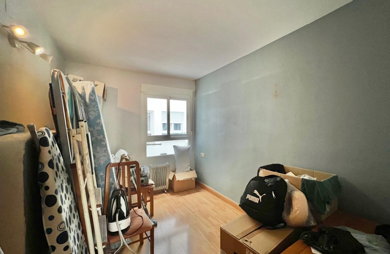 Reventa - Apartamento / piso - Torrevieja - Puerto Deportivo
