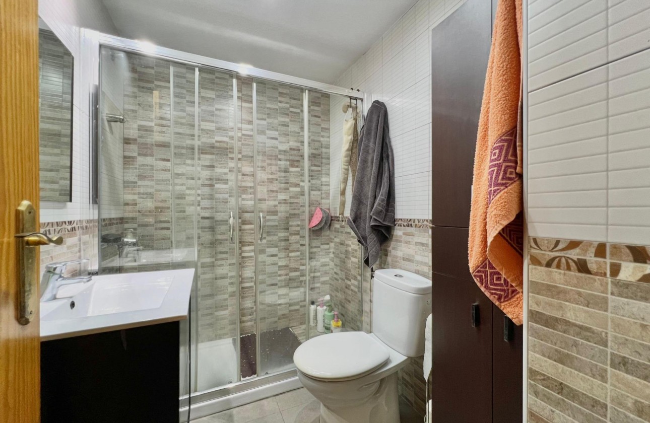 Reventa - Apartamento / piso - Torrevieja - Puerto Deportivo