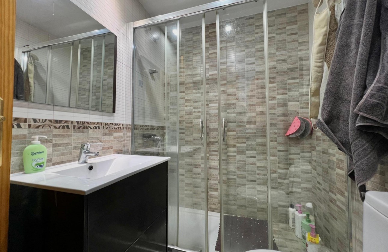Reventa - Apartamento / piso - Torrevieja - Puerto Deportivo
