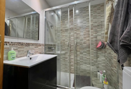 Reventa - Apartamento / piso - Torrevieja - Puerto Deportivo