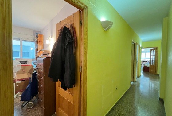 Reventa - Apartamento / piso - Torrevieja - Puerto Deportivo