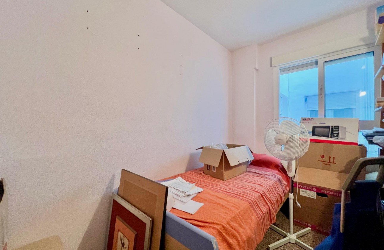 Reventa - Apartamento / piso - Torrevieja - Puerto Deportivo