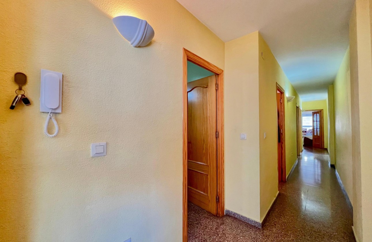 Reventa - Apartamento / piso - Torrevieja - Puerto Deportivo
