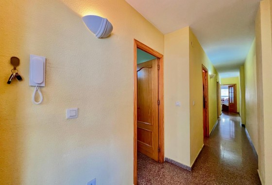 Reventa - Apartamento / piso - Torrevieja - Puerto Deportivo