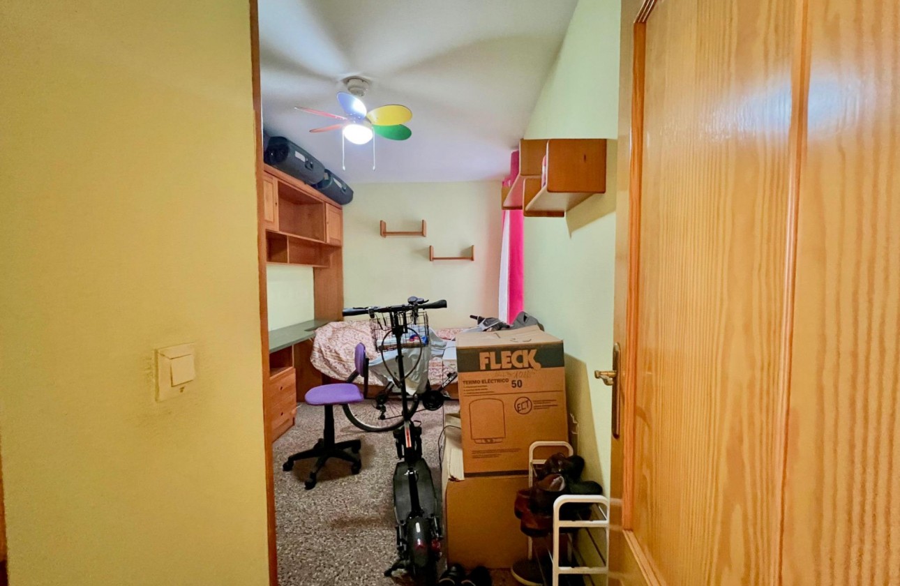 Reventa - Apartamento / piso - Torrevieja - Puerto Deportivo