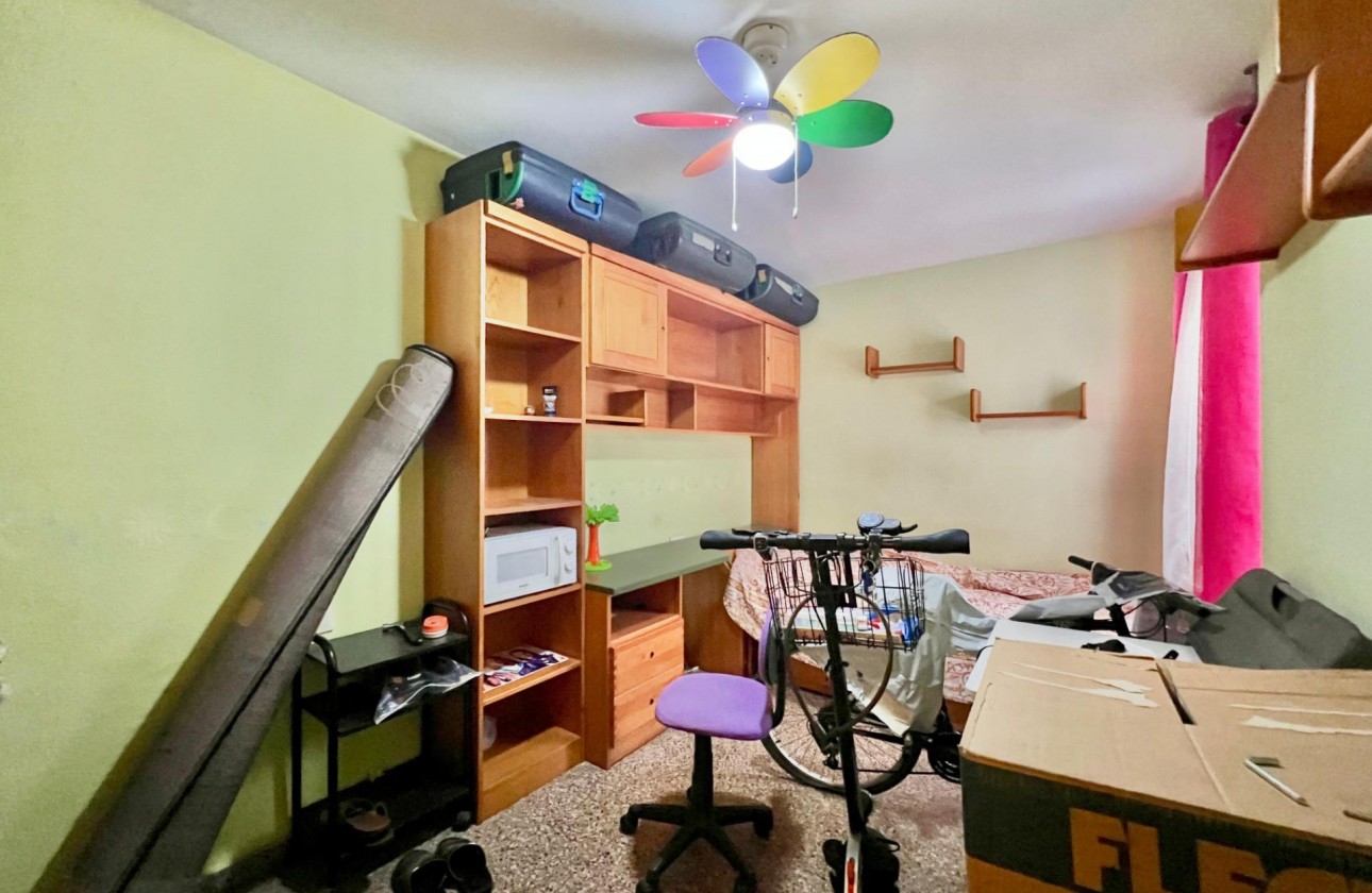 Reventa - Apartamento / piso - Torrevieja - Puerto Deportivo