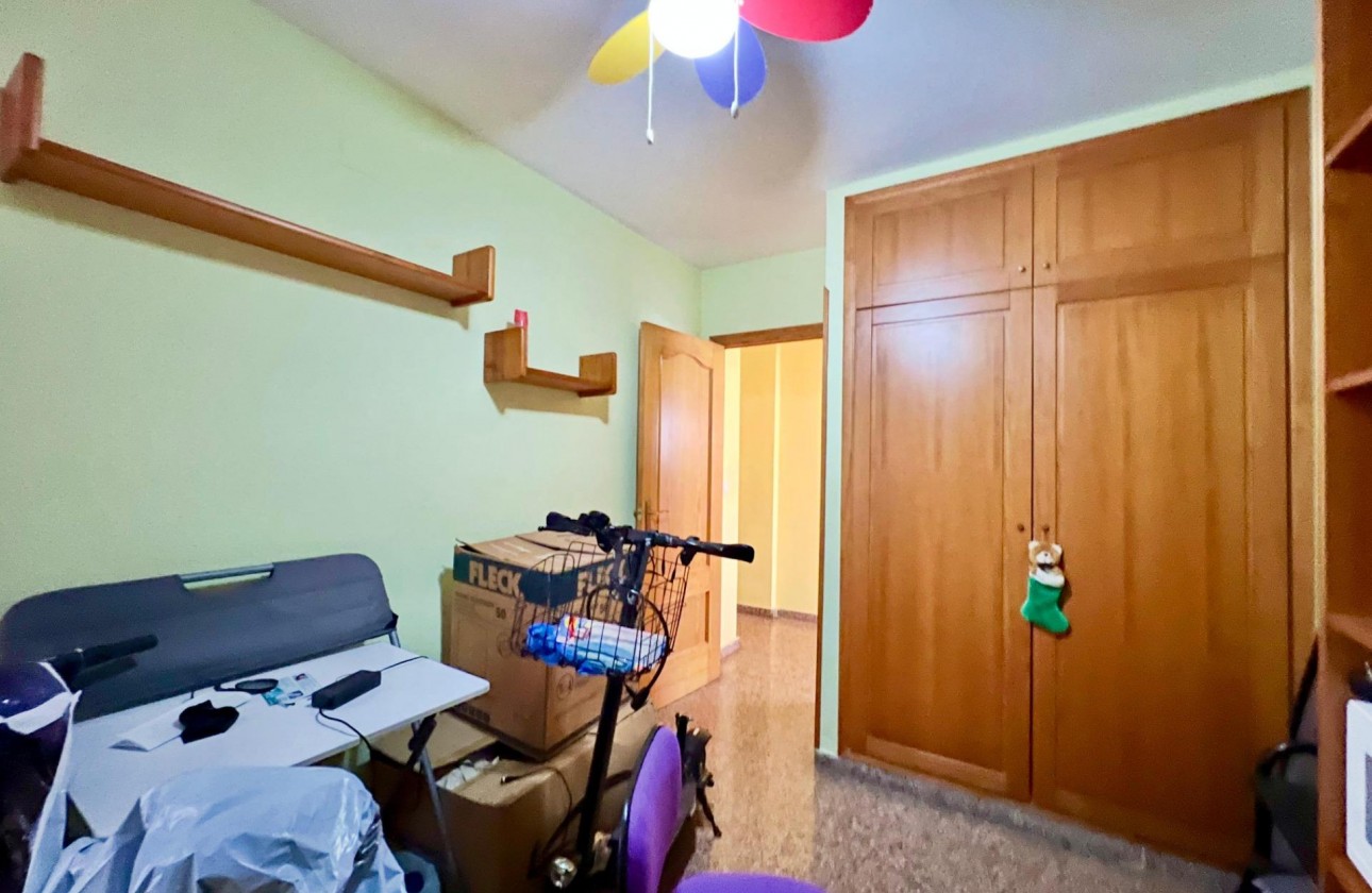 Reventa - Apartamento / piso - Torrevieja - Puerto Deportivo