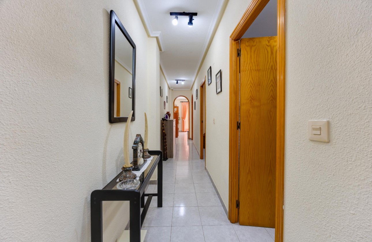 Resale - Apartment / flat - Torrevieja - Playa del Cura