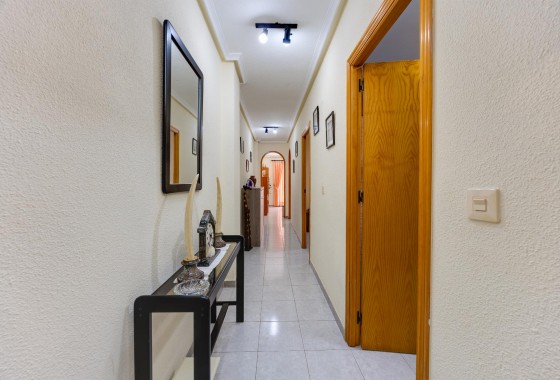 Resale - Apartment / flat - Torrevieja - Playa del Cura