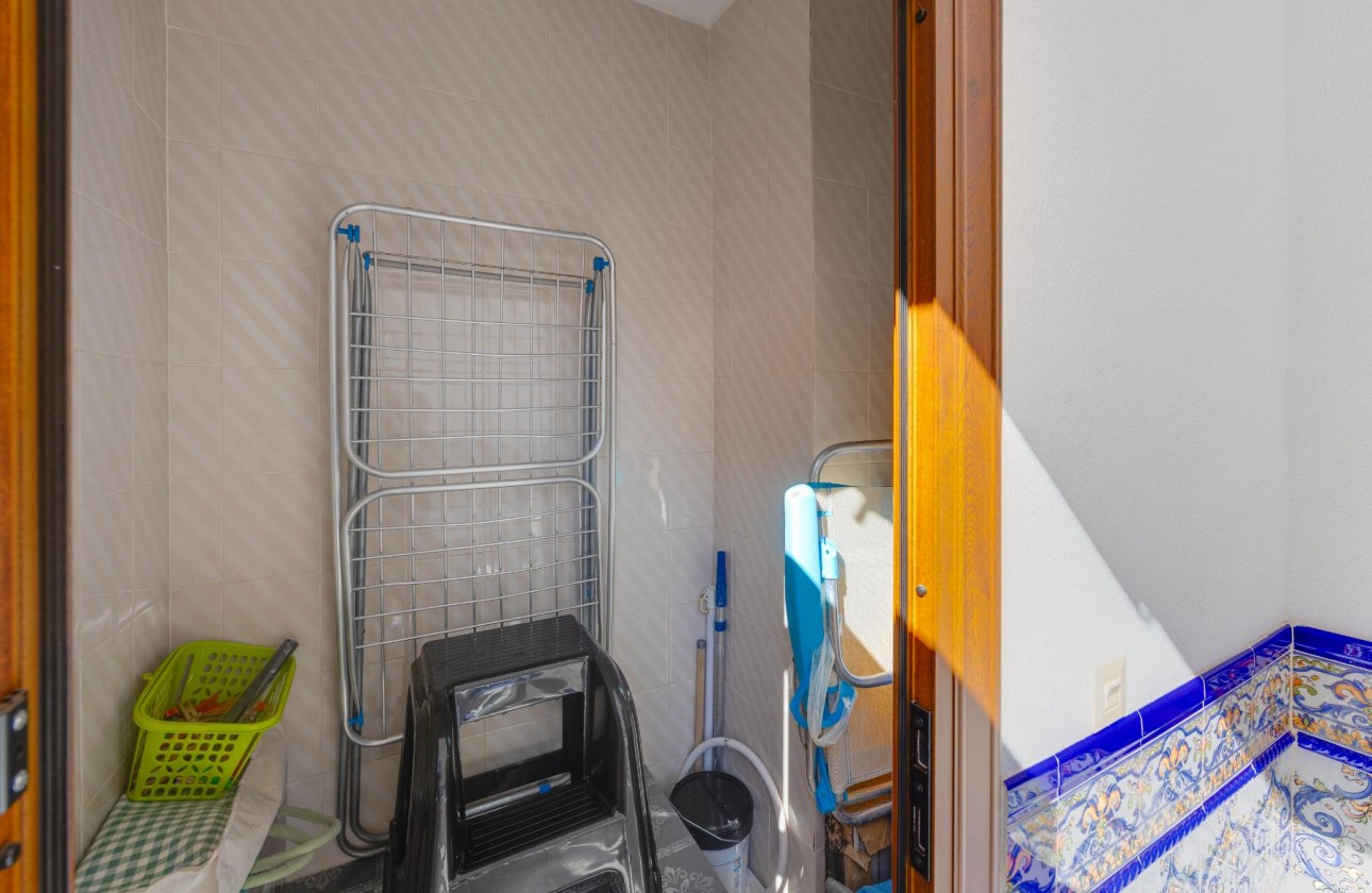 Resale - Apartment / flat - Torrevieja - Playa del Cura