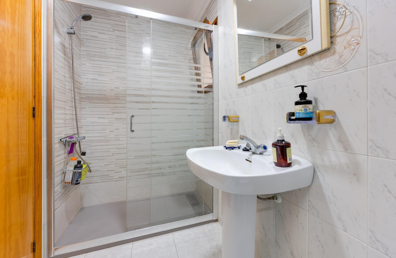Resale - Apartment / flat - Torrevieja - Playa del Cura