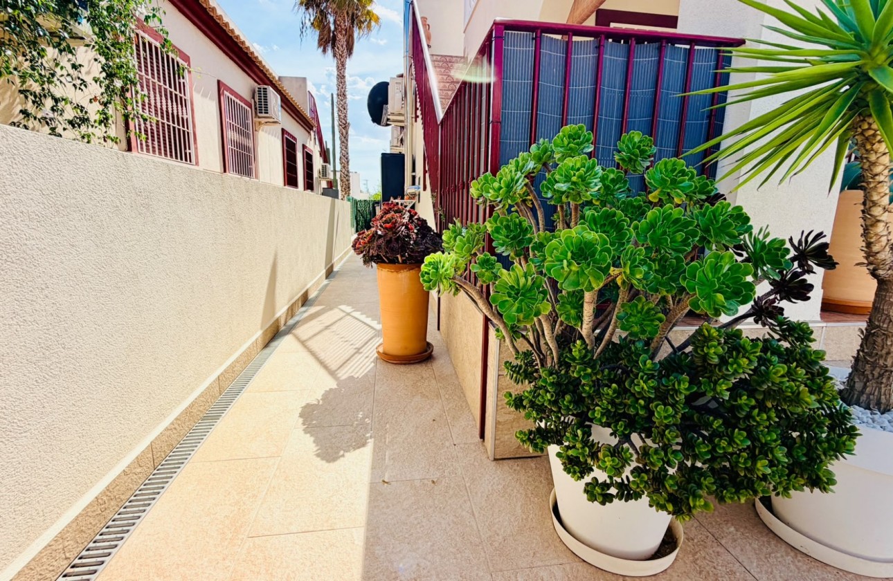 Resale - Villa - Daya Vieja - Costa Blanca