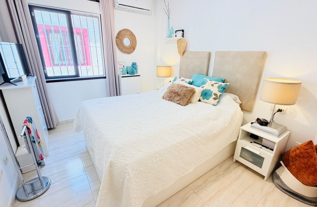 Resale - Villa - Daya Vieja - Costa Blanca