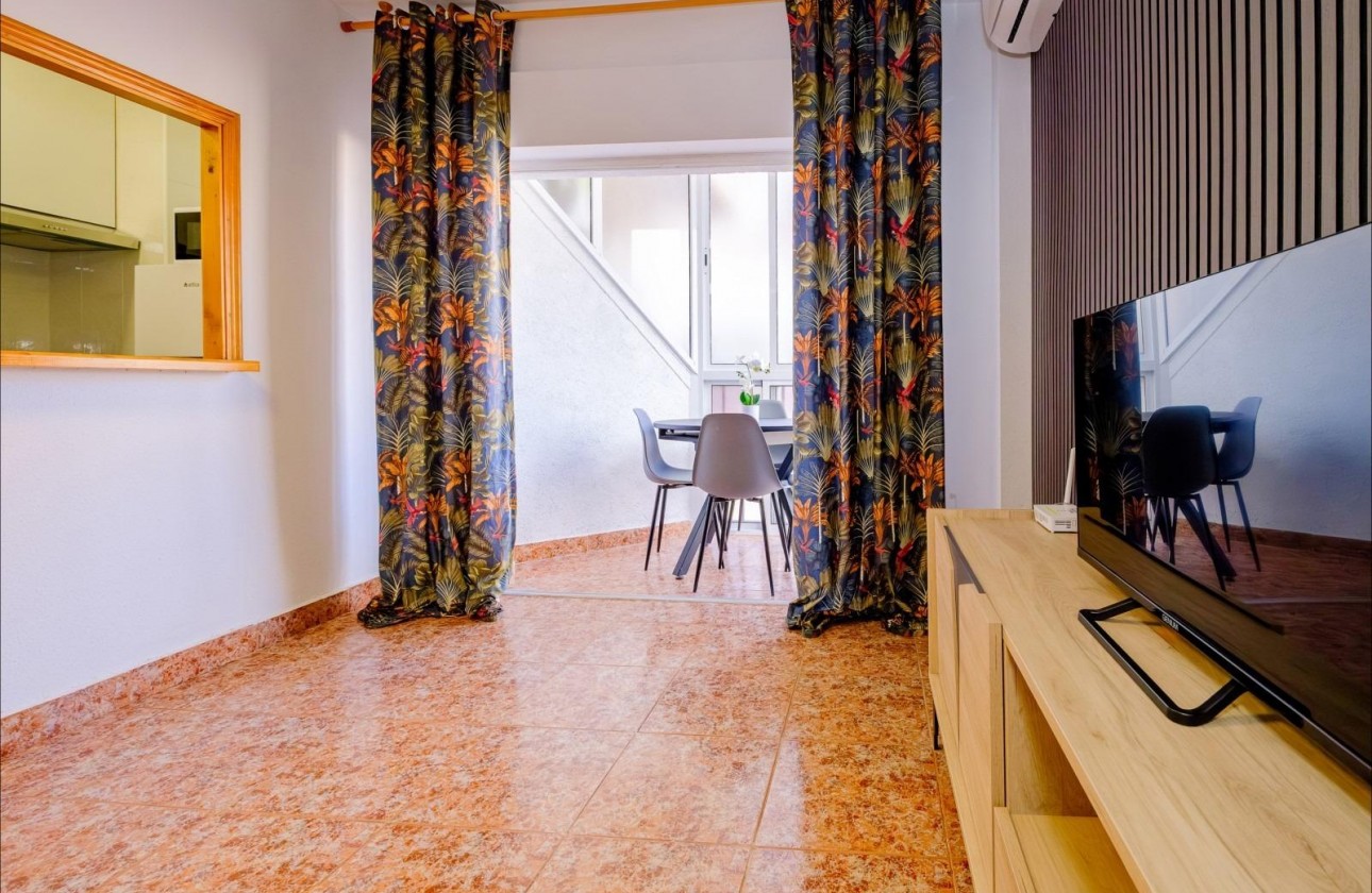 Resale - Apartment / flat - Torrevieja - Playa del Cura