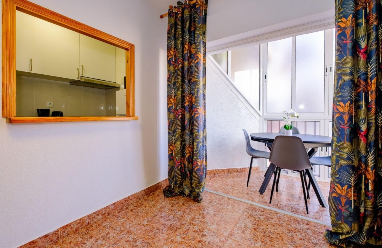 Resale - Apartment / flat - Torrevieja - Playa del Cura